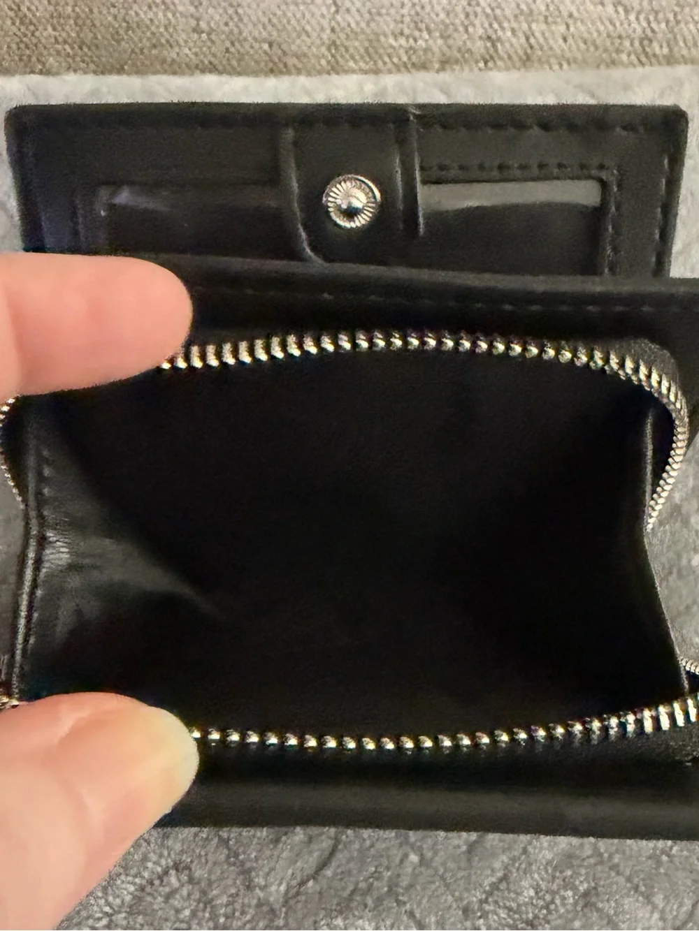 DKNY small compact black leather wallet